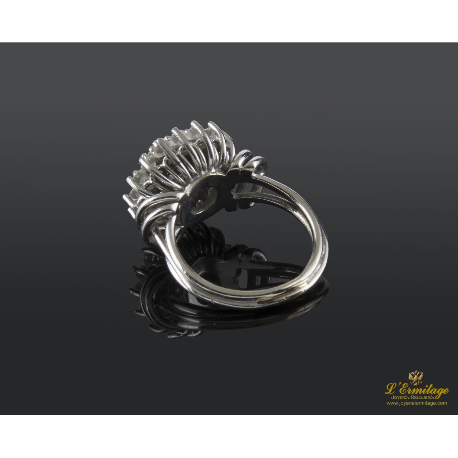 Sortija oro blanco y btes.