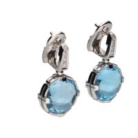 Pendientes bulgari en oro blanco con topacios y brillantes.