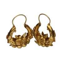 PENDIENTES<BR>PENDIENTES FLORARES EN ORO AMARILLO. 