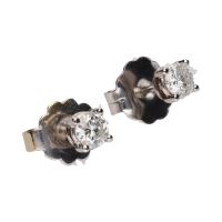 Pendientes en oro blanco con brillantes.
