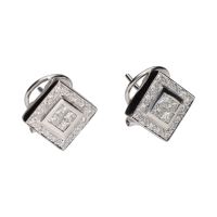 Pendientes cuadrados en oro blanco con brillantes.