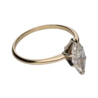 Sortija en oro amarillo con diamante marquise. Talla 13.
