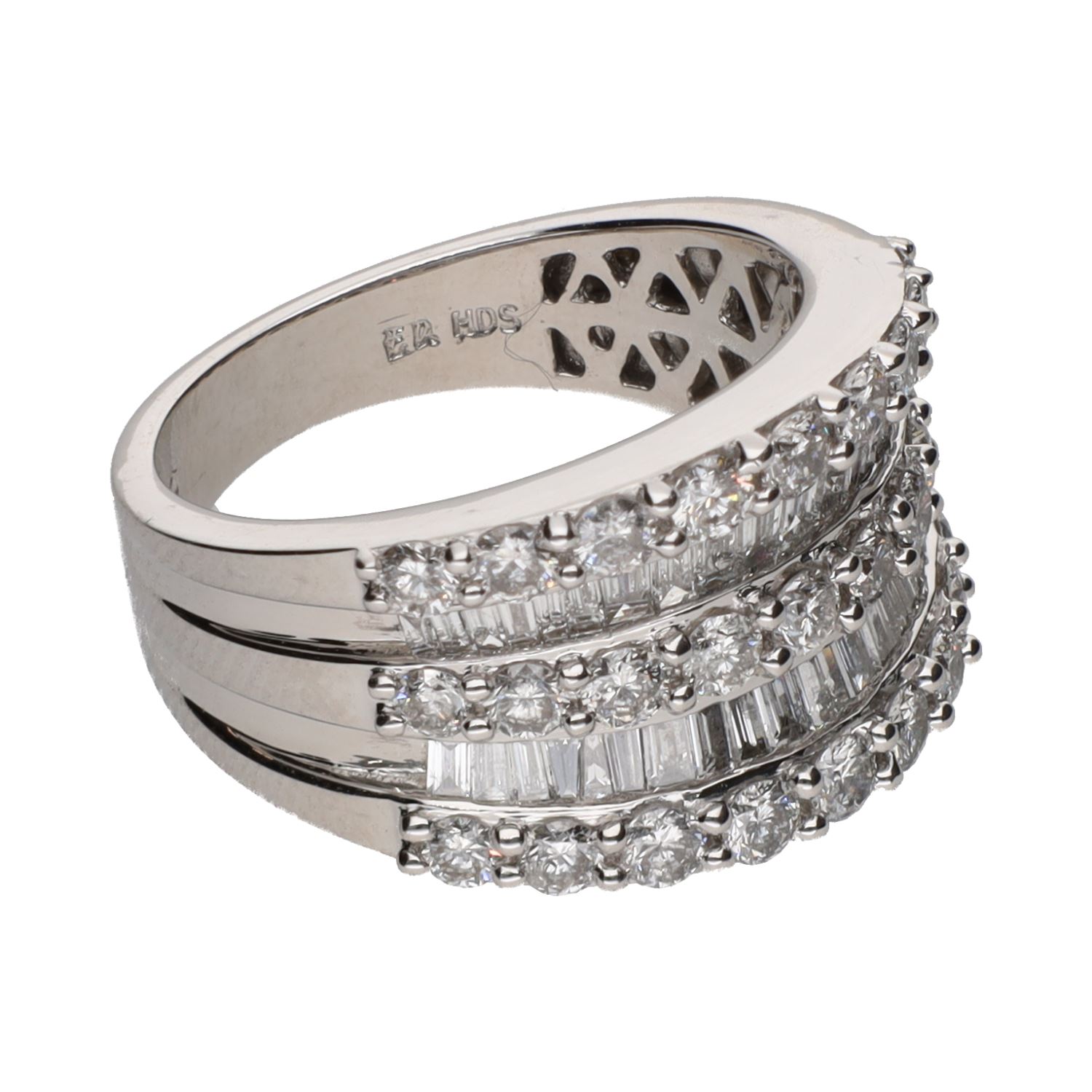 Sortija ancha en oro blanco 14k con diamantes. Talla 14.