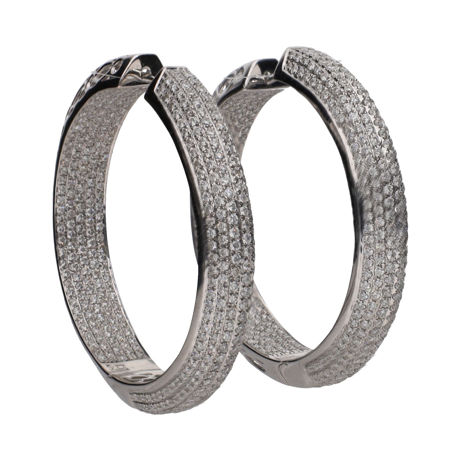 Pendientes argollas oro blanco brillantes.