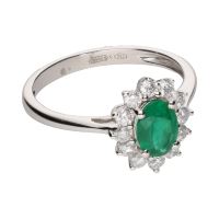 Sortija en oro blanco con esmeralda y brillantes. Talla 15.