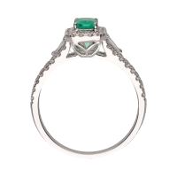 Sortija en oro blanco con esmeralda y brillantes. Talla 14.