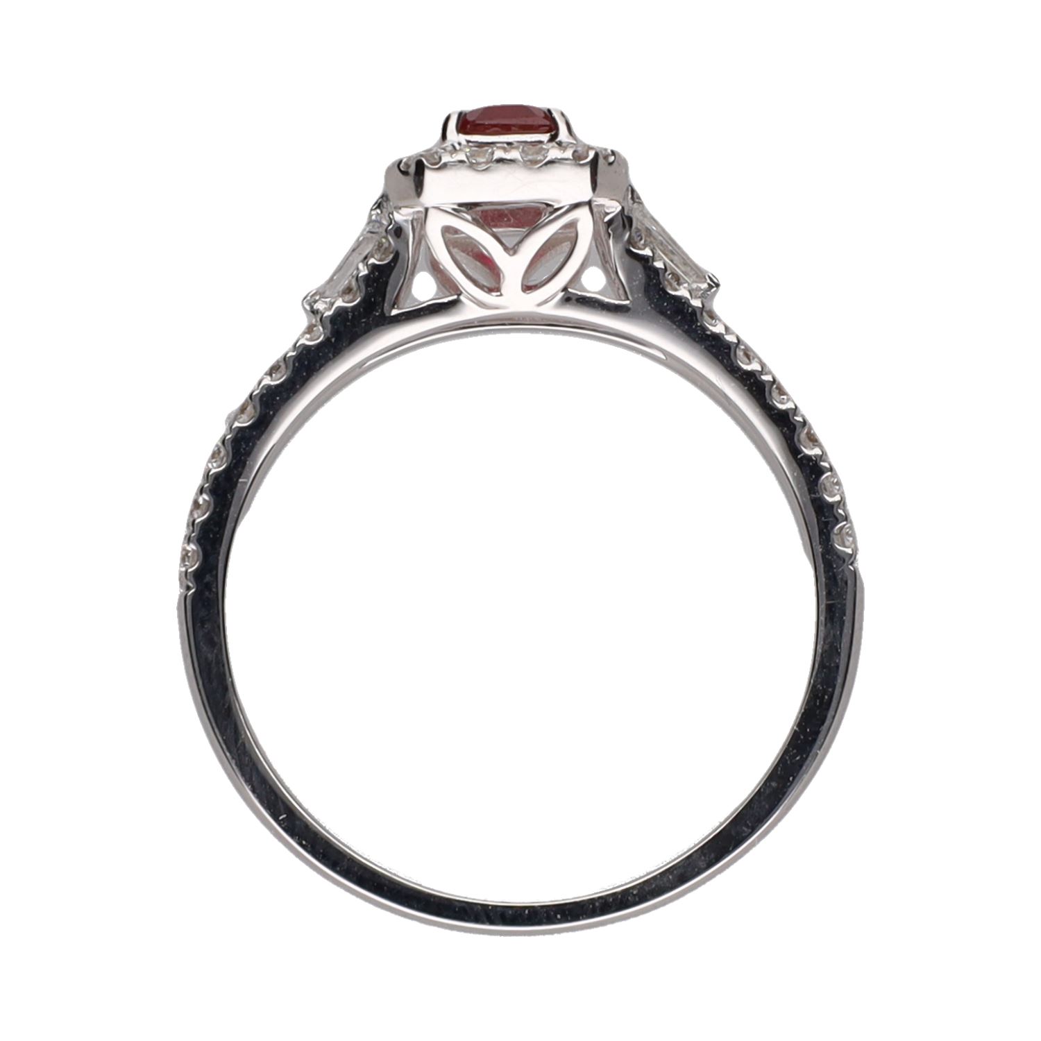 Sortija en oro blanco con rubí y brillantes. Talla 15.