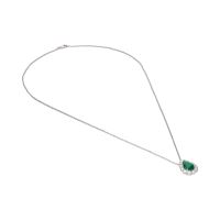 Collar en oro blanco con esmeralda y brillantes.