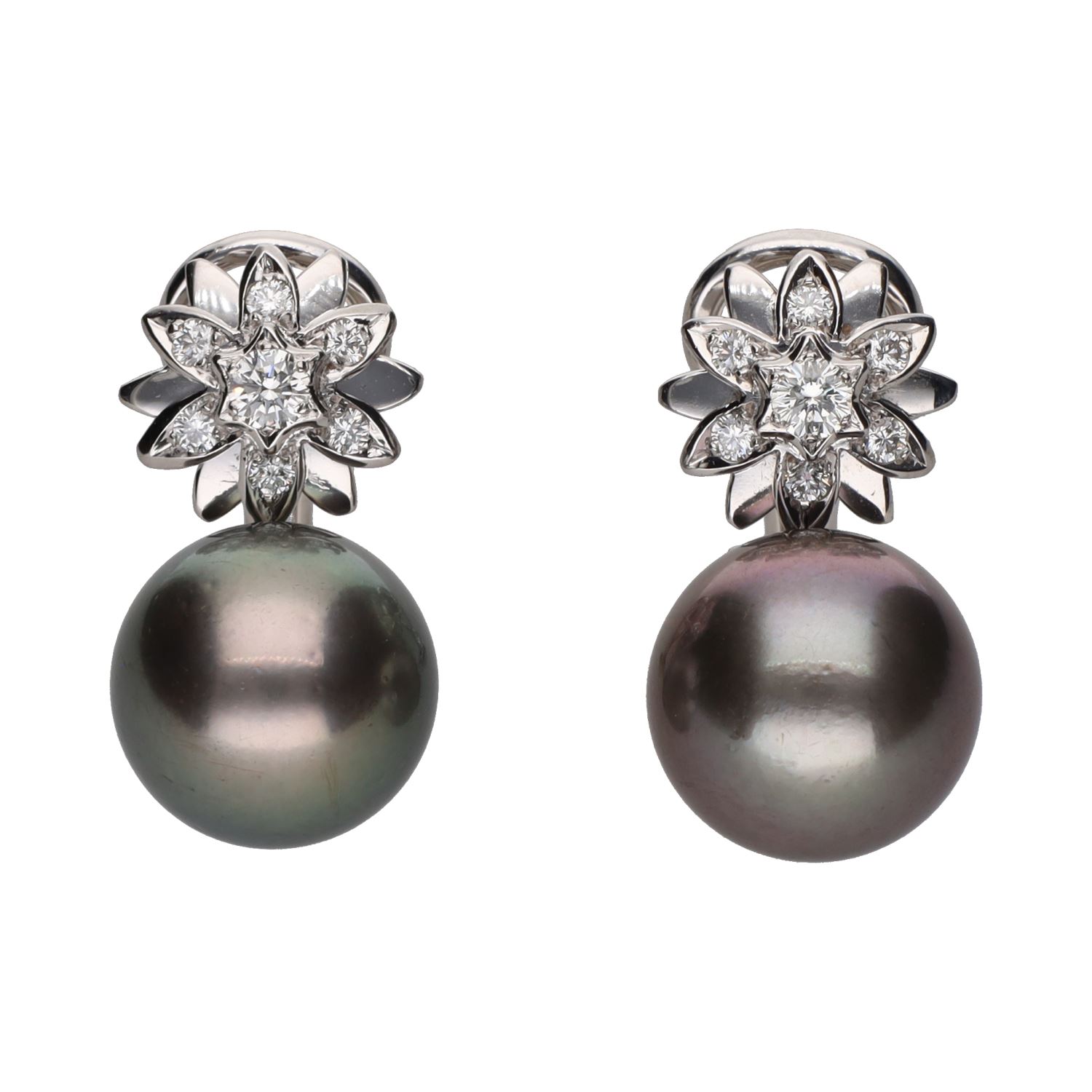 Pendientes en oro blanco con perlas tahití y brillantes.