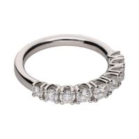 Sortija cintillo en oro blanco con brillantes. Talla 14.