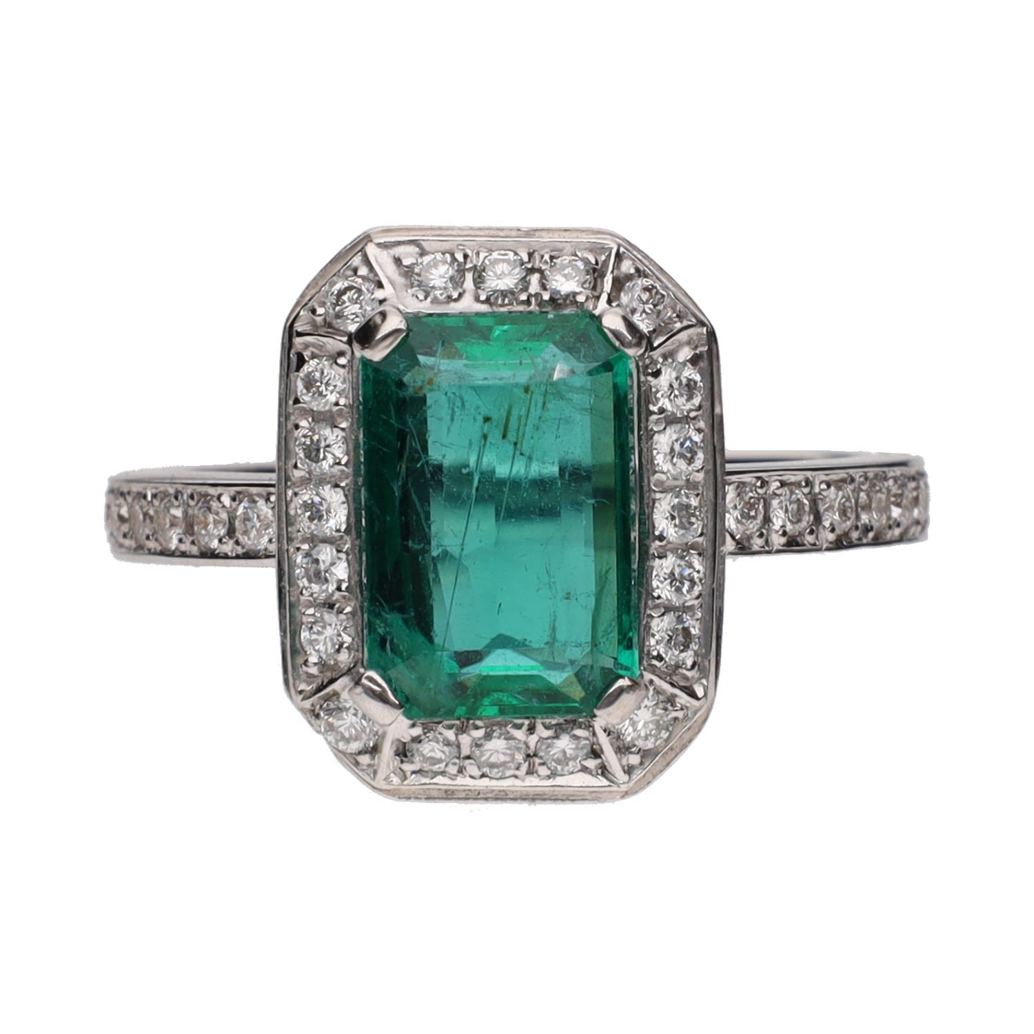 Sortija en oro blanco con esmeralda y brillantes. Talla 16.