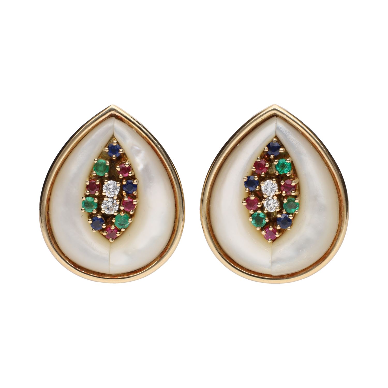 Pendientes en oro amarillo con nácar, esmeraldas, rubí, zafiro y brillantes.