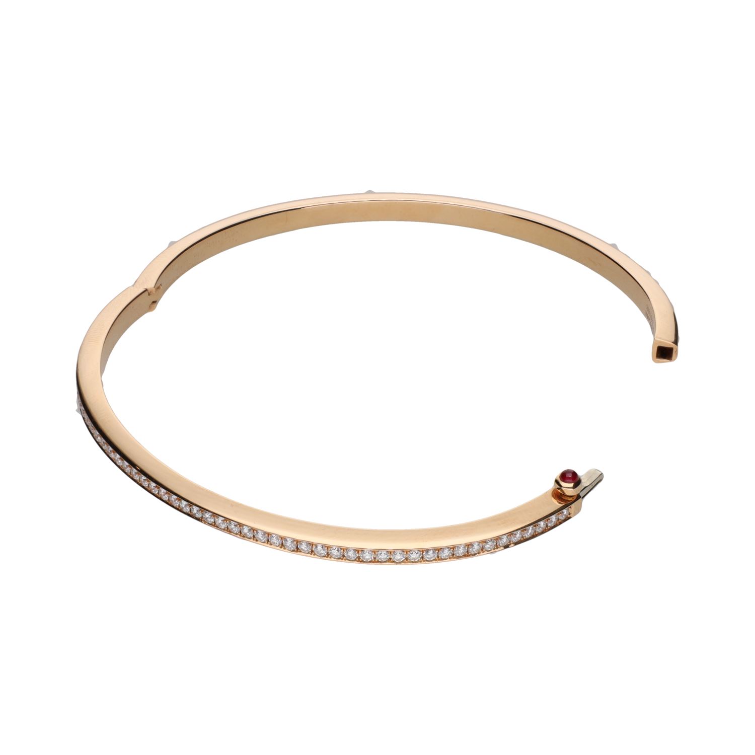 Pulsera firmada por gubelin realizada en oro rosa y brillantes.