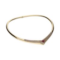 Collar gargantilla rígida en oro amarillo con rubí y brillantes.