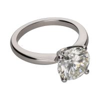 Sortija solitario en platino con un brillante de 3,13ct.  Talla 12.