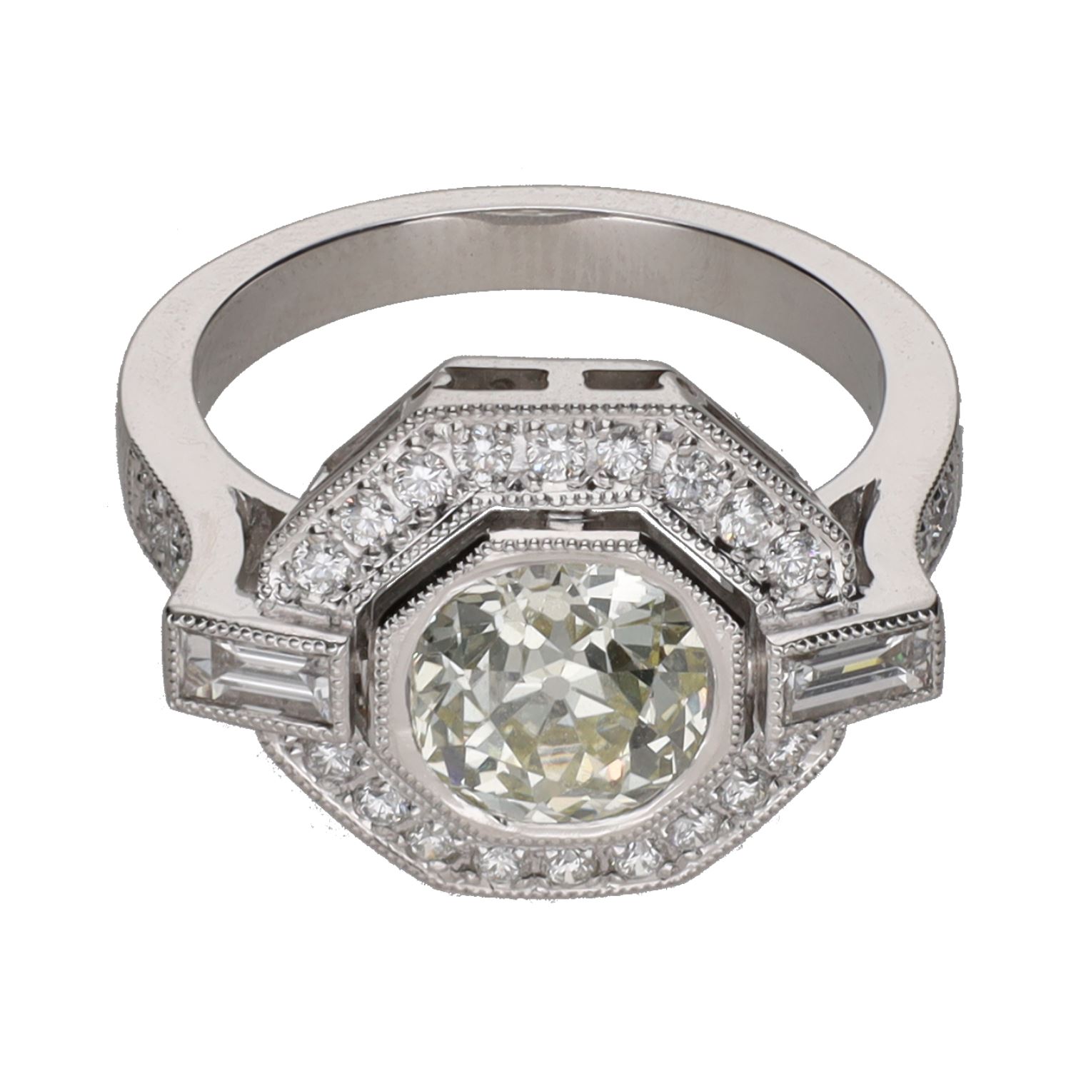 Sortija realizada en oro blanco con diamantes. Talla 13.