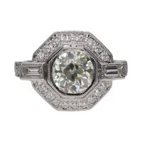 Sortija realizada en oro blanco con diamantes. Talla 13.