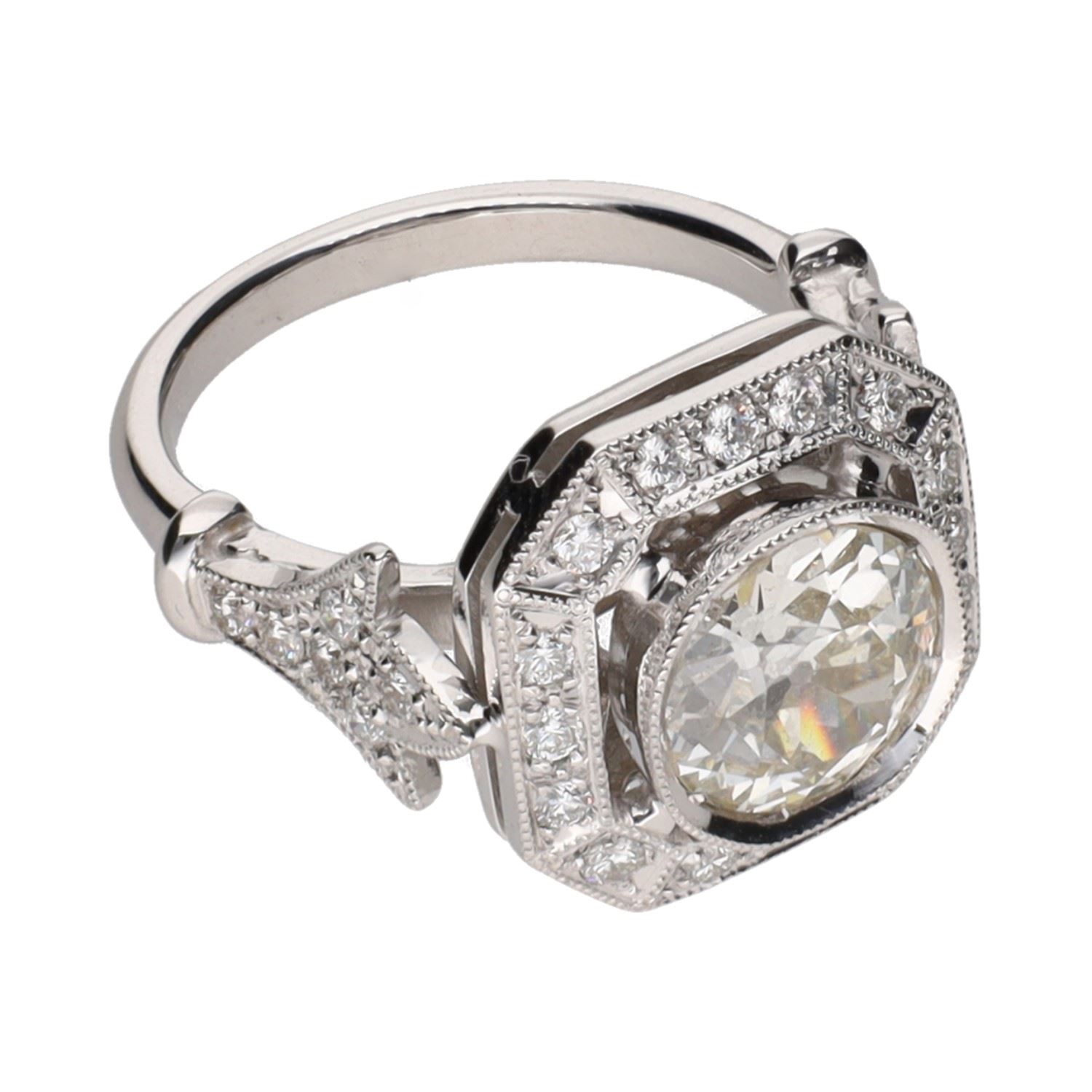 Sortija realizada en oro blanco con brillantes. Talla 12.