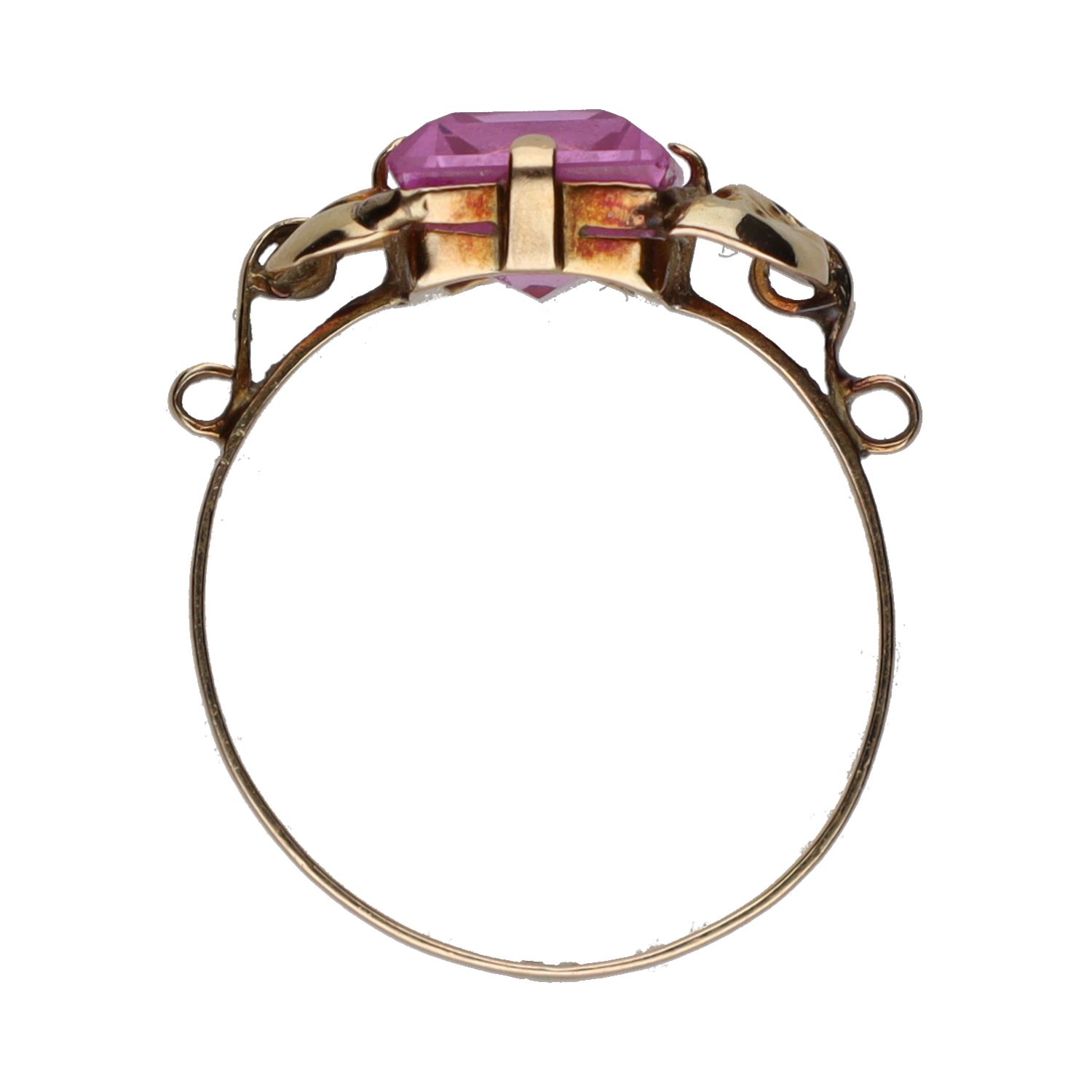 Sortija antigua en oro amarillo con cuarzo rosa. Talla 13.